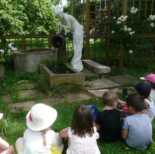 A la fontaine